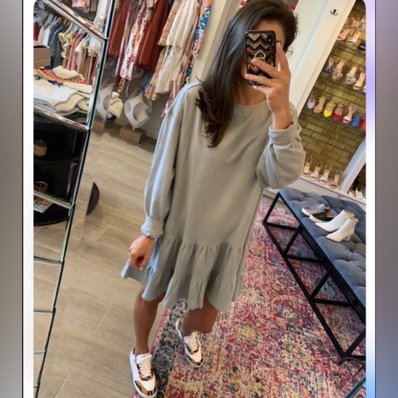 NWT Lassiter Ruffled Sweatshirt Dress in Charcoal - Picture 1 of 15